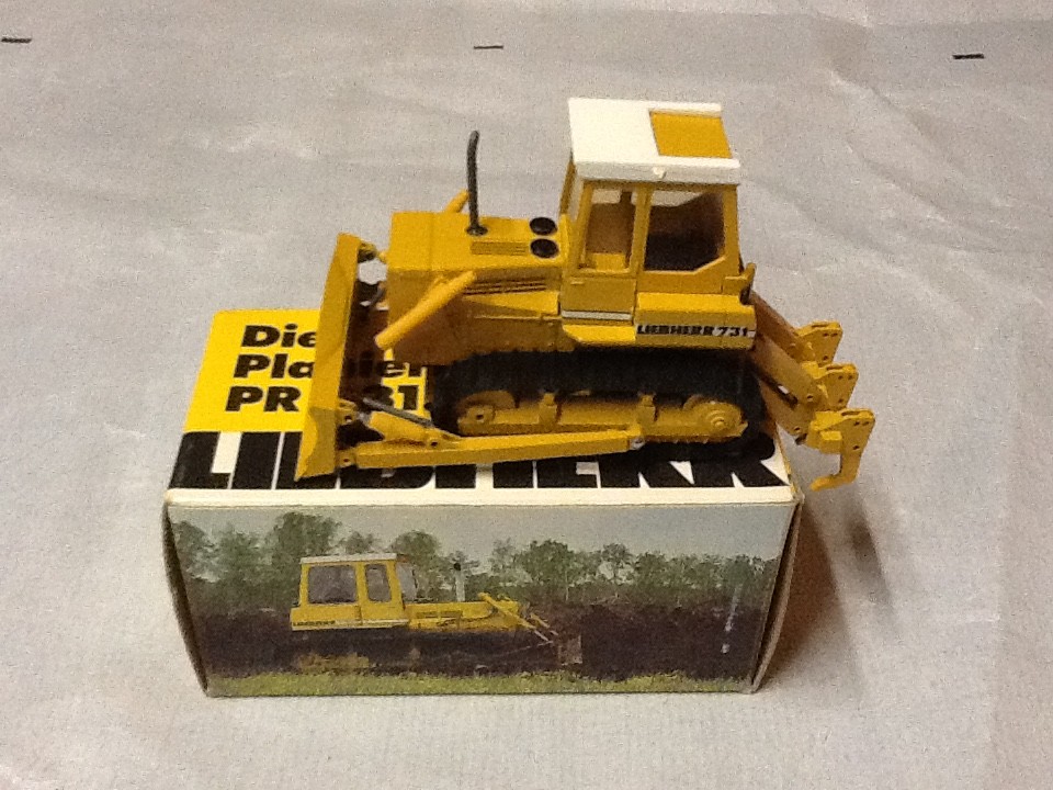 Liebherr PR731 Dozer - 1/50 - Conrad #2801 - NIB FREE SHIPPING