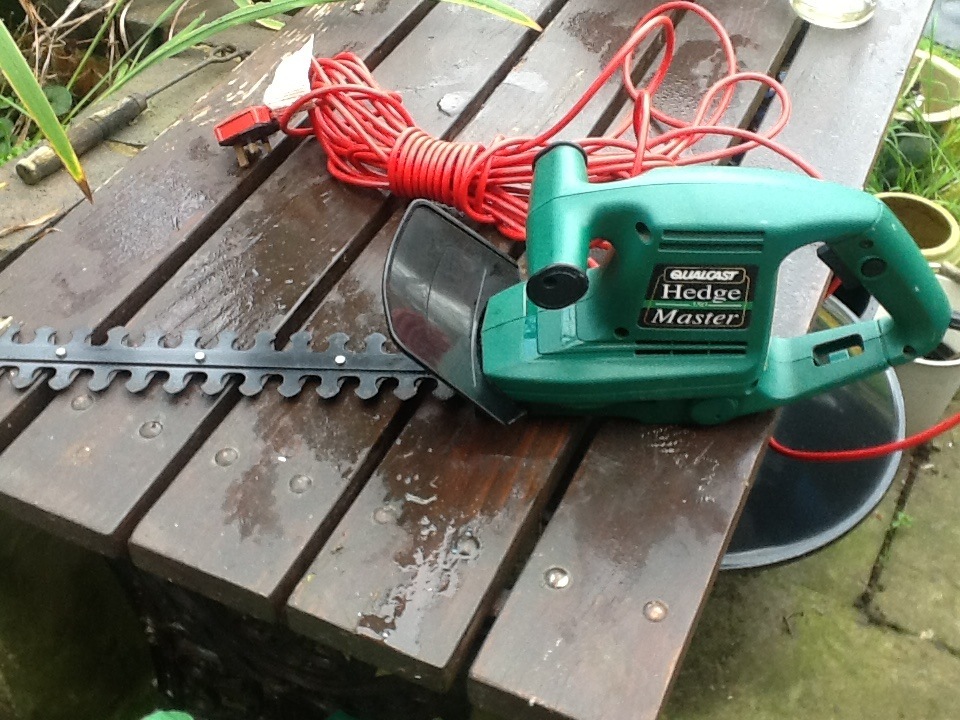 QUALCAST 380 HEDGE TRIMMER WITH LONG LEAD . in Norwich, Norfolk Gumtree