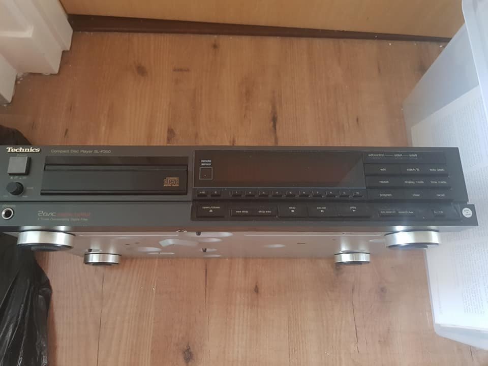 TECHNICS SL P350 VINTAGE CD PLAYER SEPARATES SYSTEM REMOTE AND