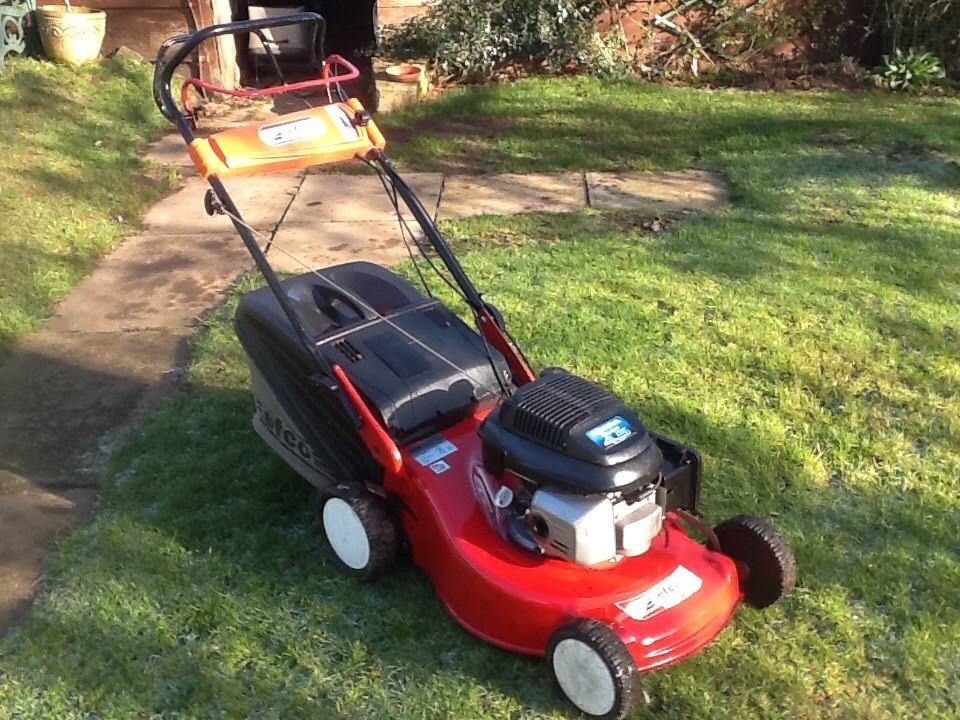 HONDA SELFDRIVE PETROL LAWN MOWER EASY START in Gloucester