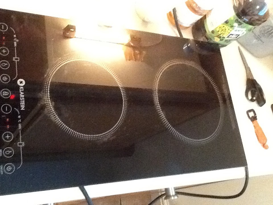 Free standing induction hob with 2 rings in Wellingborough