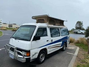 Nissan urvan 1990