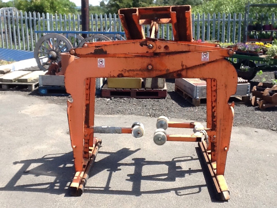Brick block grab in Mauchline, East Ayrshire Gumtree