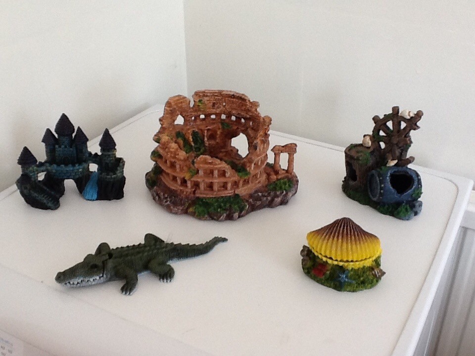 Fish tank ornaments in Seacroft, West Yorkshire Gumtree