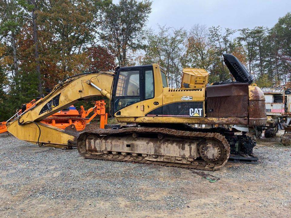 限定品　CAT 330 ショベルカー　85585 85585 – Cat ® 330 Next Generation Hydraulic Excavator