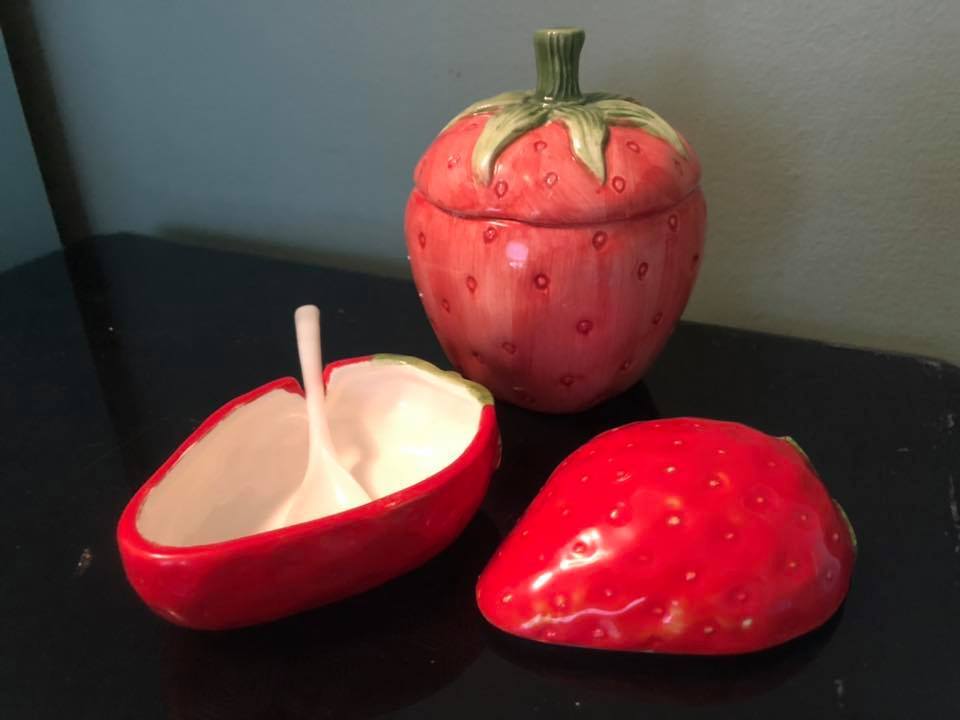 X2 vinatge STRAWBERRY sugar bowl dish w/lid (spoon)