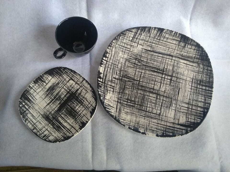 RARE (22 pcs) Knowles Ebonette 6 Dinner & 8 dessert plates 8 cups Mid-Century