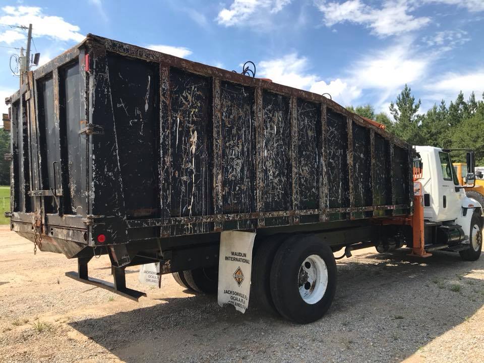 2006 International 4300 Grapple Truck DT466 Lightning Load Grapple w/ outriggers
