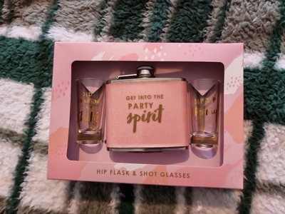 Glitter Pink hip flask with shot glasses - Get into the party spirit
