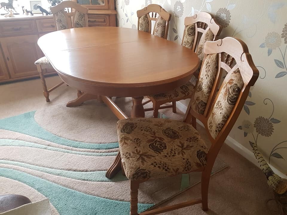 German Made Dining Table and 8 Chairs in Finedon, Northamptonshire