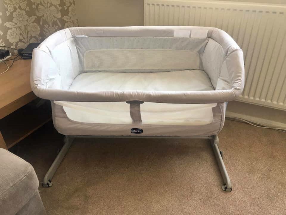 Next to me dream bedside crib in Cleeve, Gloucestershire