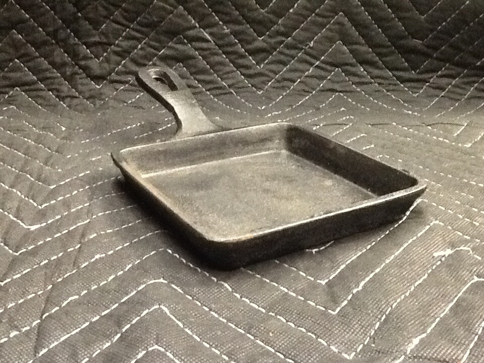 Vintage Unmarked Cast Iron Square Skillet 5 1/2”