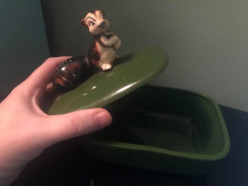 vintage Ceramic/Pottery Trinket box with Squirrel 