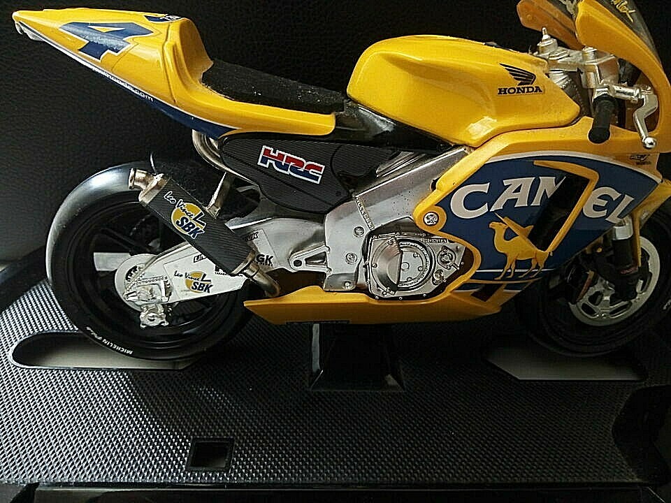 Motocicletta Moto Honda RC211 V Alex Barros Camel Honfa Team Guiloy Scala 1/10 1