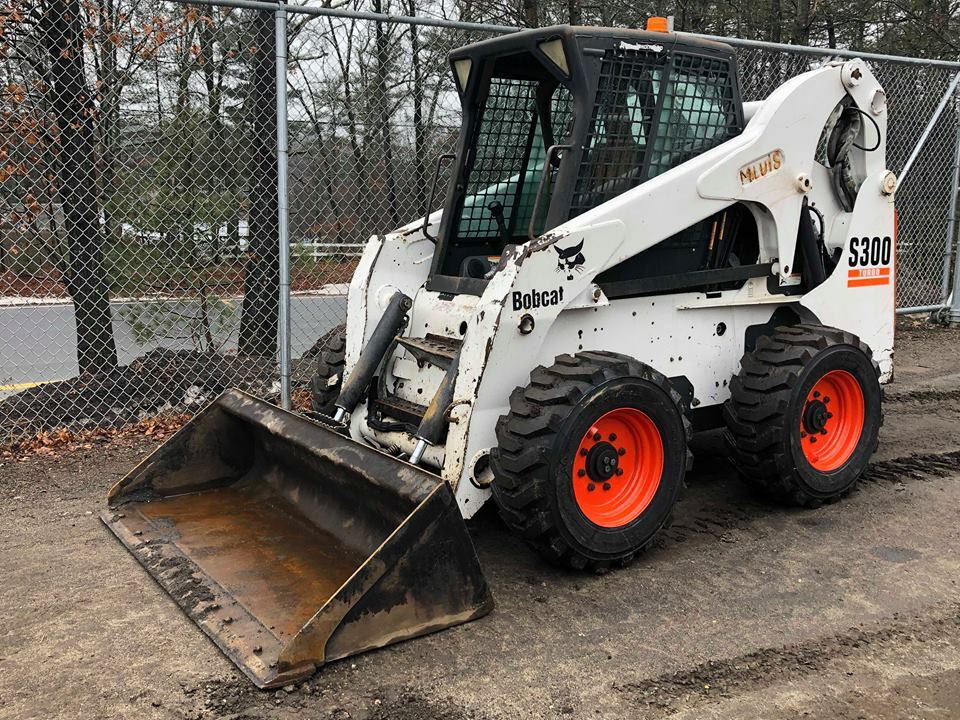 2005 Bobcat S300 Skid Steer Loader Hi Flo A/C HEAT HAND FOOT CONTROL NEW TIRES