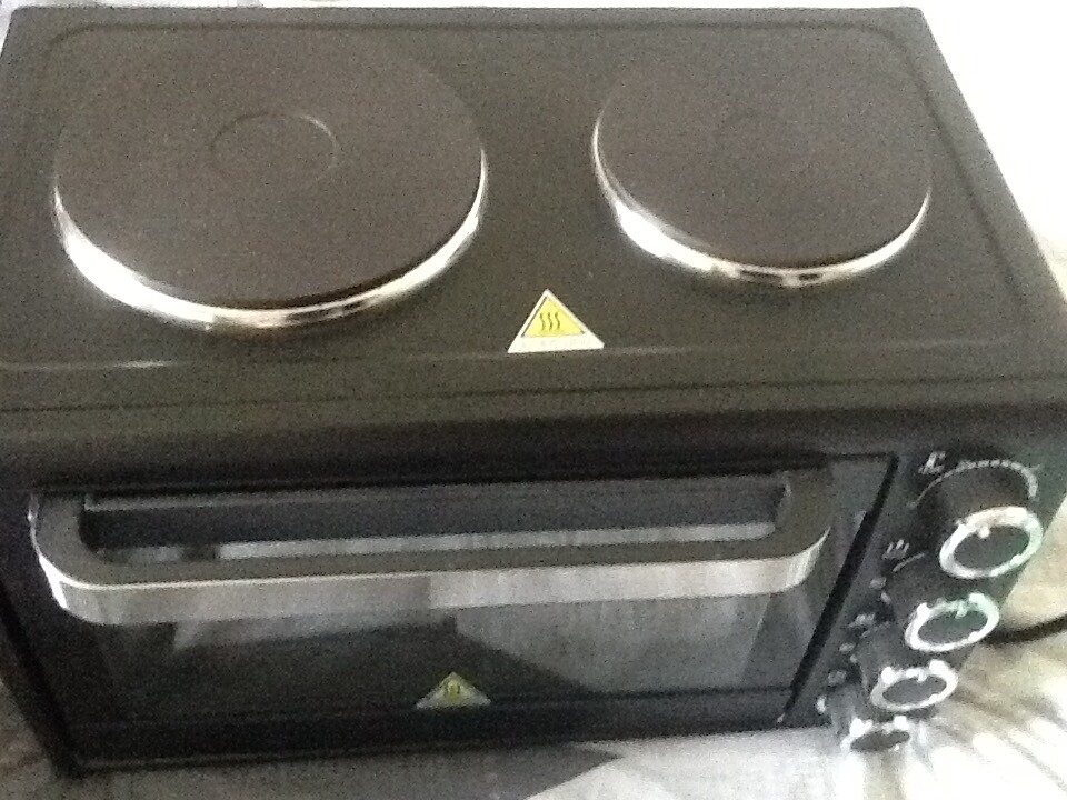 Brand new table top electric cooker with oven/grill in East End