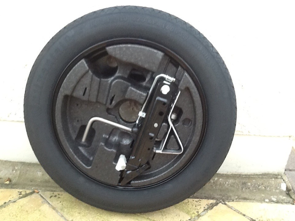 SPARE WHEEL KIT FOR BMW 5 series ( E60 /61 model ). UNUSED AND STILL IN