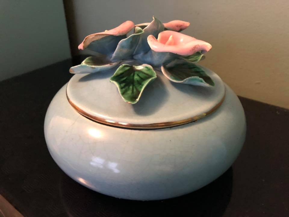 vintage California Pottery Trinket box/bowl pink lily w/lid jewelry