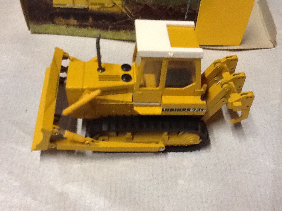 Liebherr PR731 Dozer - 1/50 - Conrad #2801 - NIB FREE SHIPPING