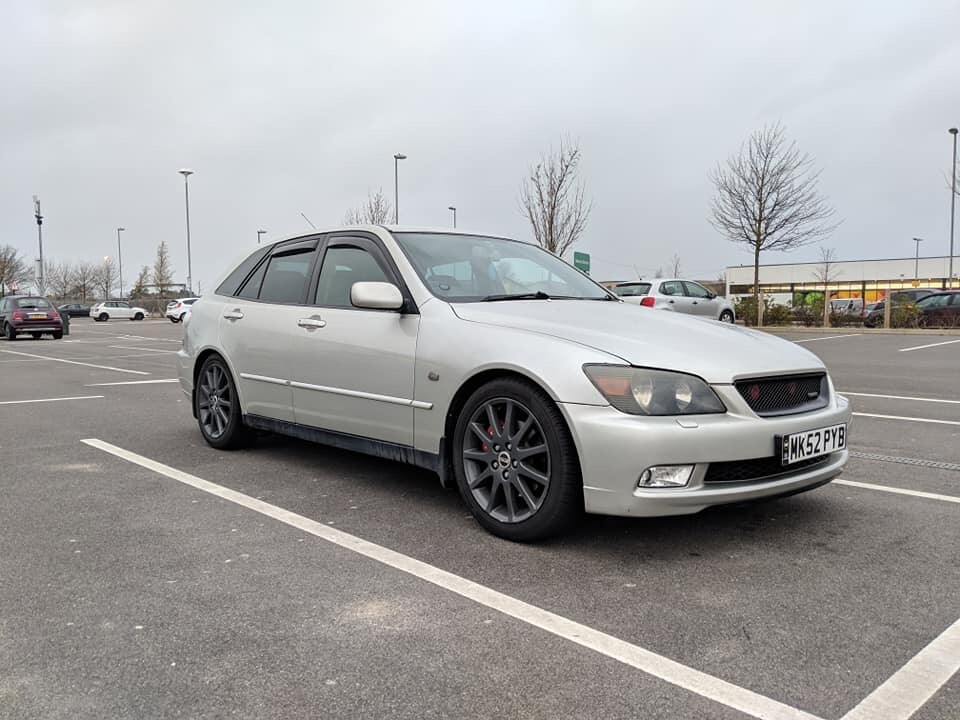 Lexus IS200 Sportcross in Milton Keynes,