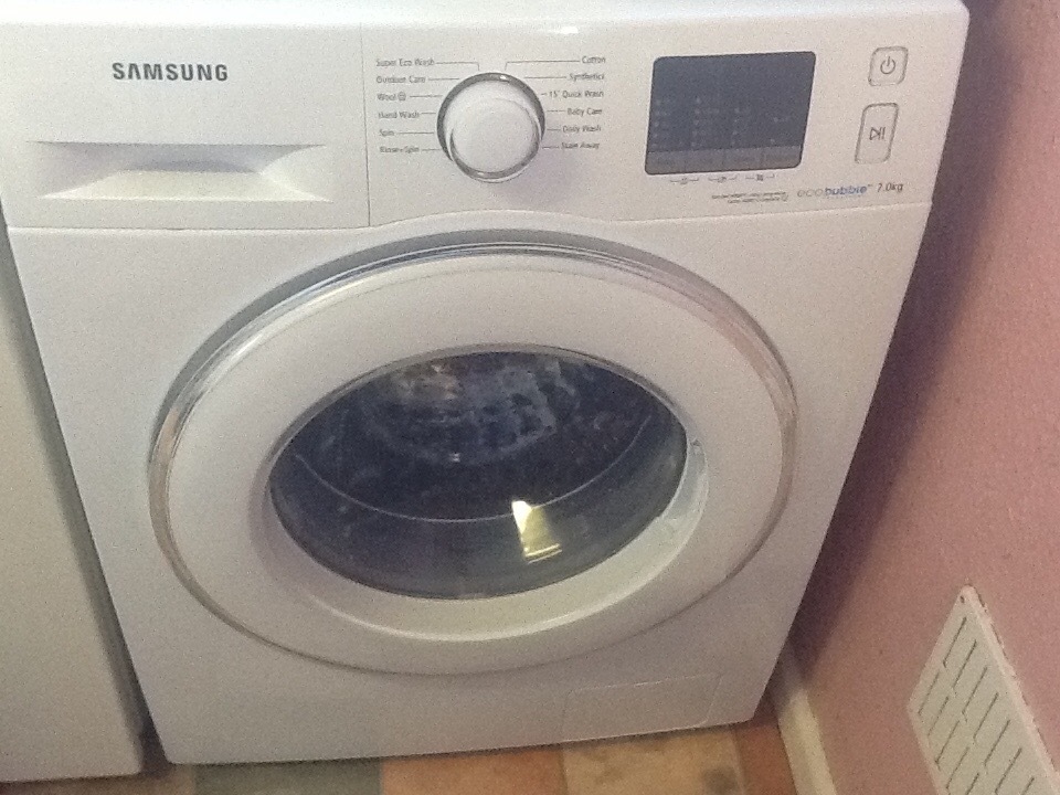 Samsung Washing Machine Eco bubble 7kg Load 1200 Spin Only One Year old