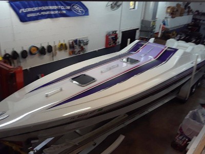 1993 33' Powerplay - power boat newly restored with triple 300x motors