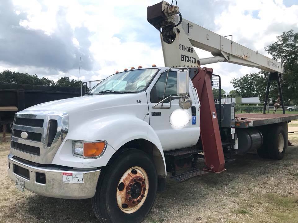 2007 Ford F750  17 Ton Boom Truck 25k miles Cummins Diesel