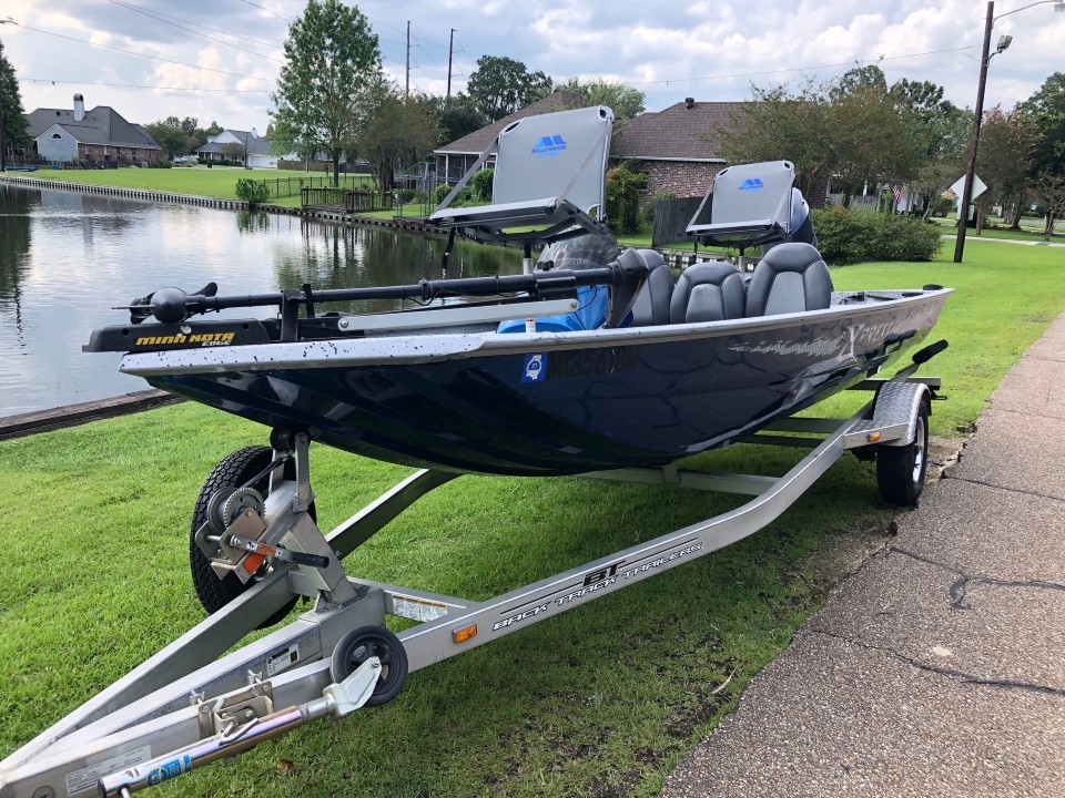 2015 Xpress XP7 Bass boat - Low hours - Excellent condition