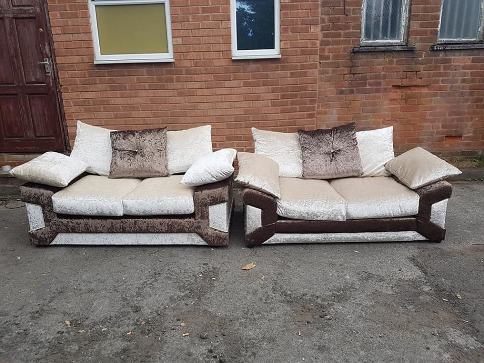 Fantastic FEW DAYS OLD brown & mink crushed velvet sofa suite ,stylish