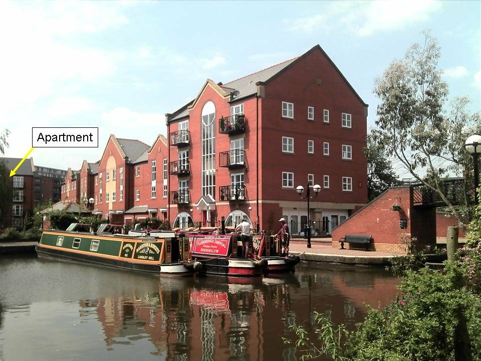 1 bed canalside flat with attic 5 mins to Piccadilly Stn, Northern Qtr