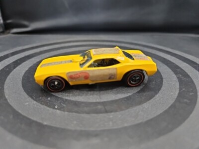 HOT WHEELS REDLINE SNAKE, YELLOW ENAMEL COLOR, Copyright 1969