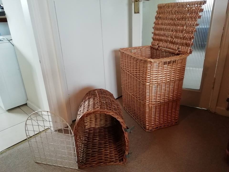 Cat carrier/Cat box wicker basket/LARGE FAMILY SIZE LAUNDRY WICKER