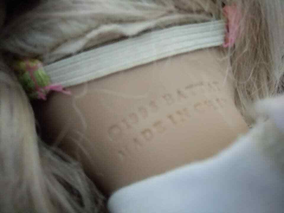 Battat Doll 1998 Blonde Hair Blue Eyes Open/Close Poseable