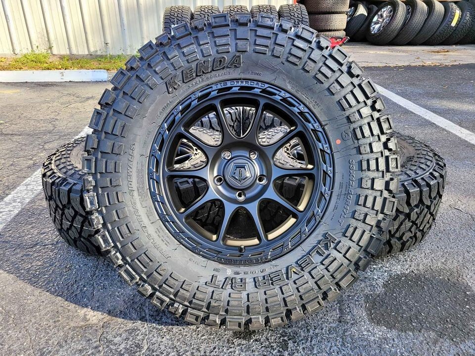 17x9 TIS 563B WHEELS RIMS 33" RT TIRES CHEVY GMC RAM 1500 TUNDRA 6x5.5 +0mm