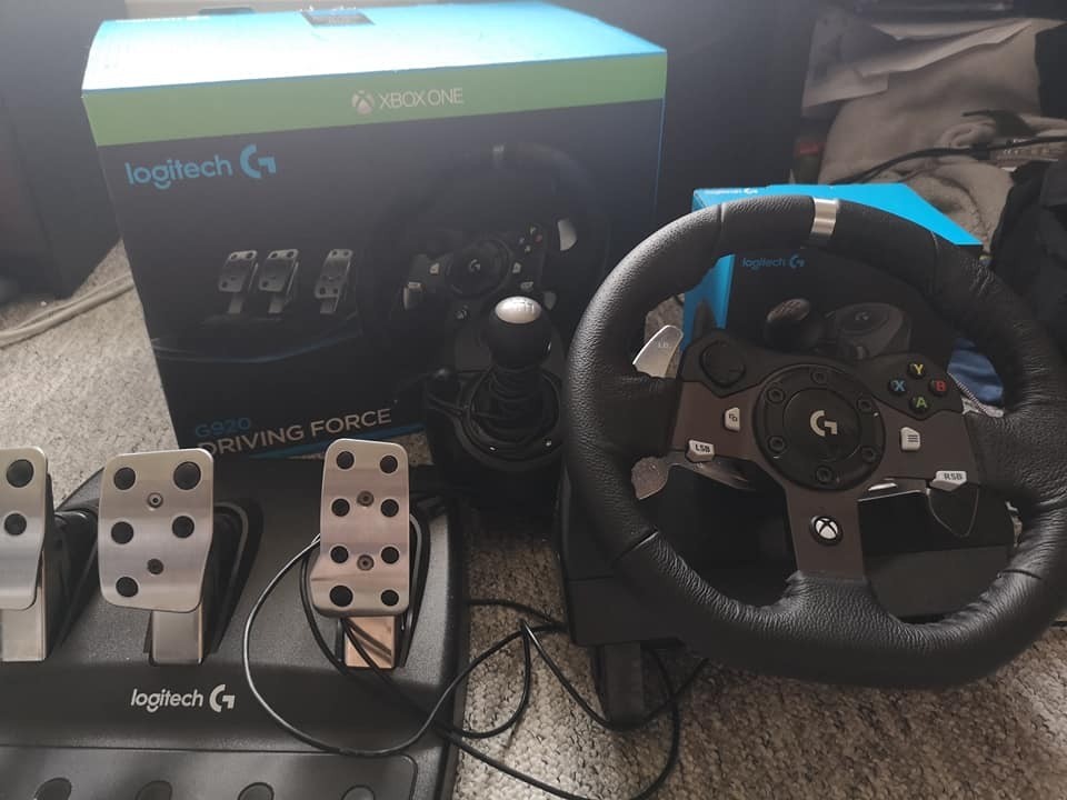 Logitech g920 steering wheel for xbox one and windows pc with pedals