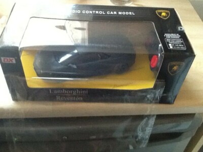Reventon Black Lamborghini Scale 1:24 With Wireless Remote Control - New & Boxed