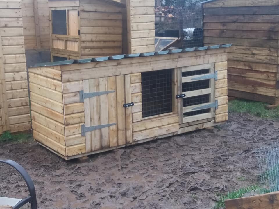 8ft dog kennel and run in Hartcliffe, Bristol Gumtree