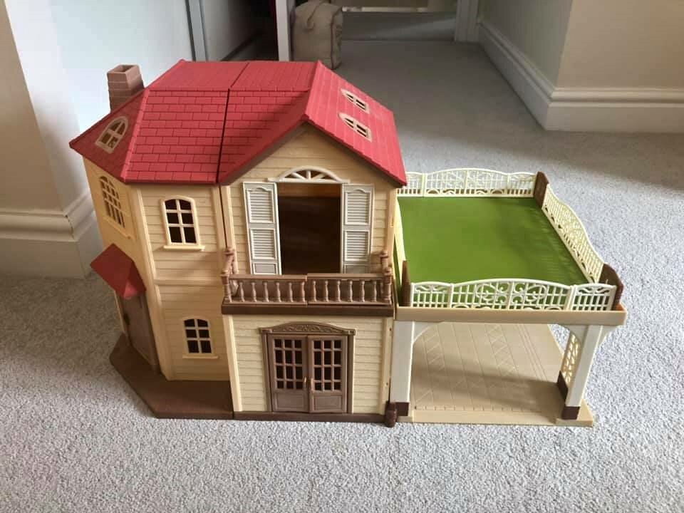 Sylvanian Family Maple Manor With Carport In Downend Bristol