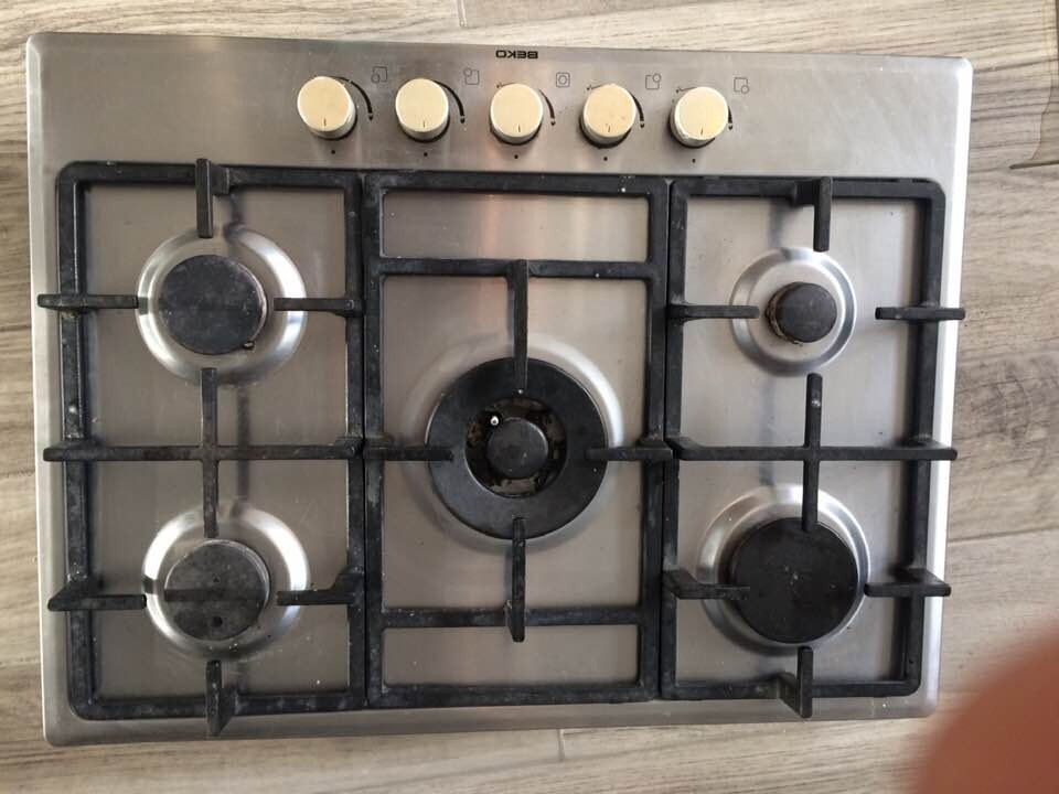 Gas hob stainless steel sink & extractor fan. in March