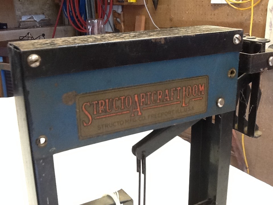 Vintage Structo Artcraft Tabletop Loom Sewing Knitting Artist
