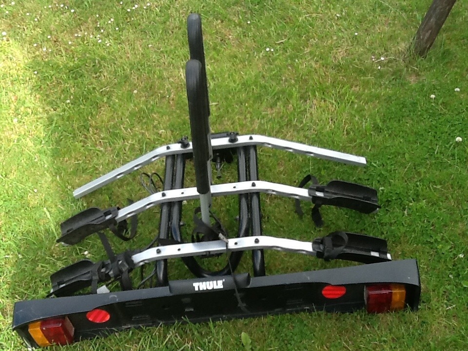 Tiltable tow-bar mounted Thule 9503 3 bike cycle carrier/bike rack | in ...