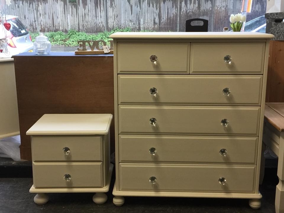 Bedroom Set (Chest of Drawers & Bedside Table) in Fleet, Hampshire