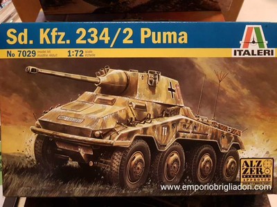 Sd.Kfz. 234/2 Puma German Military WWII 1/72 Italeri Plastic Kit No 7029