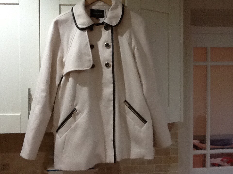 USEDS RIVER ISLAND LADIES COAT in lovely condition in Groby