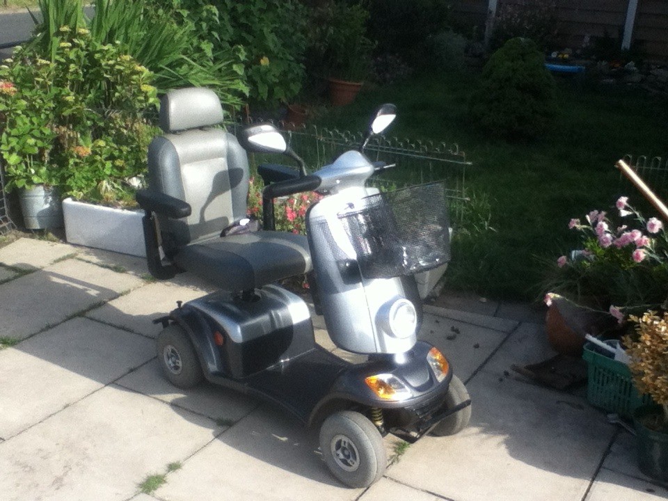 KYMCO XL8 ROAD LEGAL WITH RAIN CANOPY MOBILITY SCOOTER in Pudsey, West Yorkshire Gumtree