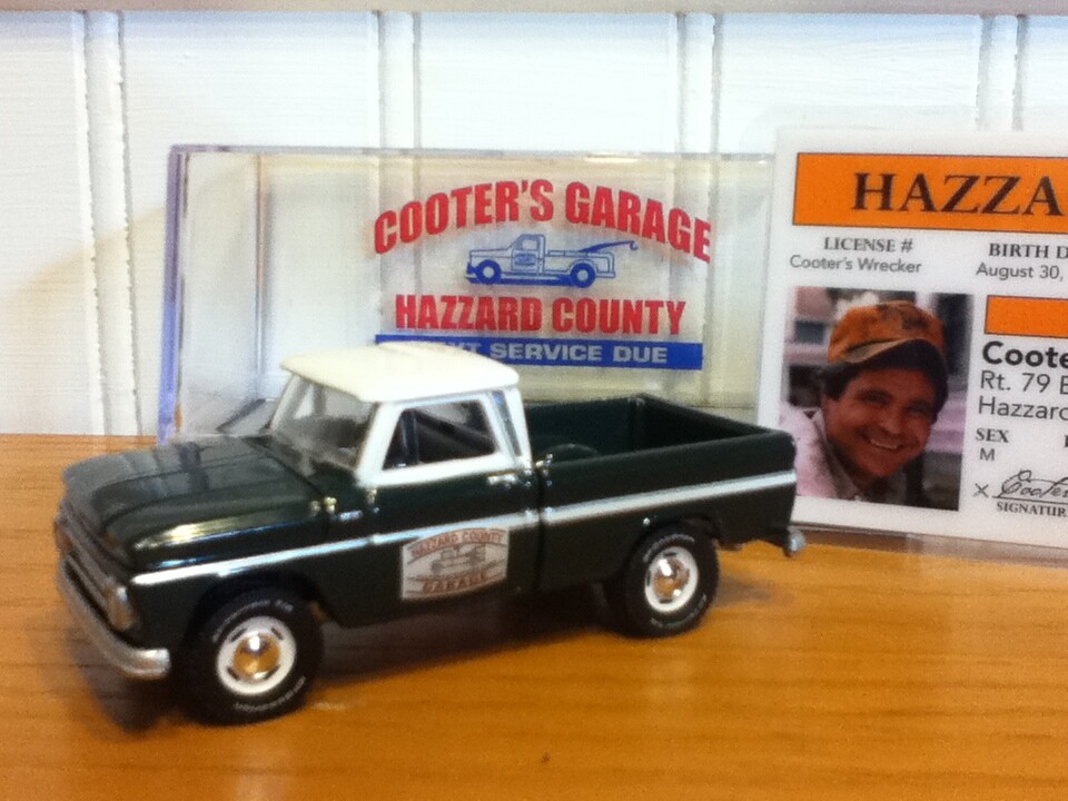 Johnny Lightning Dukes of Hazzard General Lee Cooter's Chevy Truck 1/64 LOT