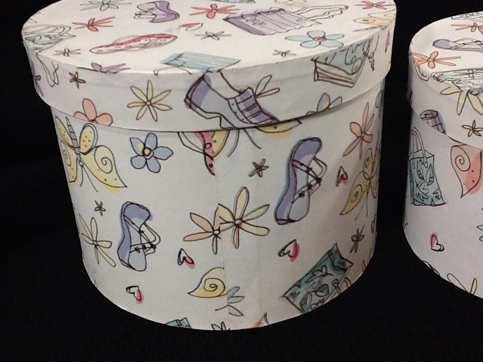 Small Hatbox Nesting Qty 2 Whimsical Themed 5.5 x 4 circle 4.5 x 3.5 White Pink