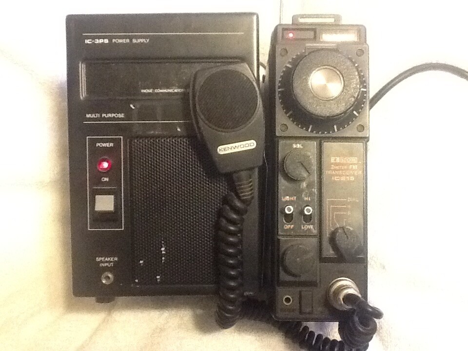 ICOM IC-215 2m Transceivers inc ICOM  IC-3PU POWER SUPPLY power up works