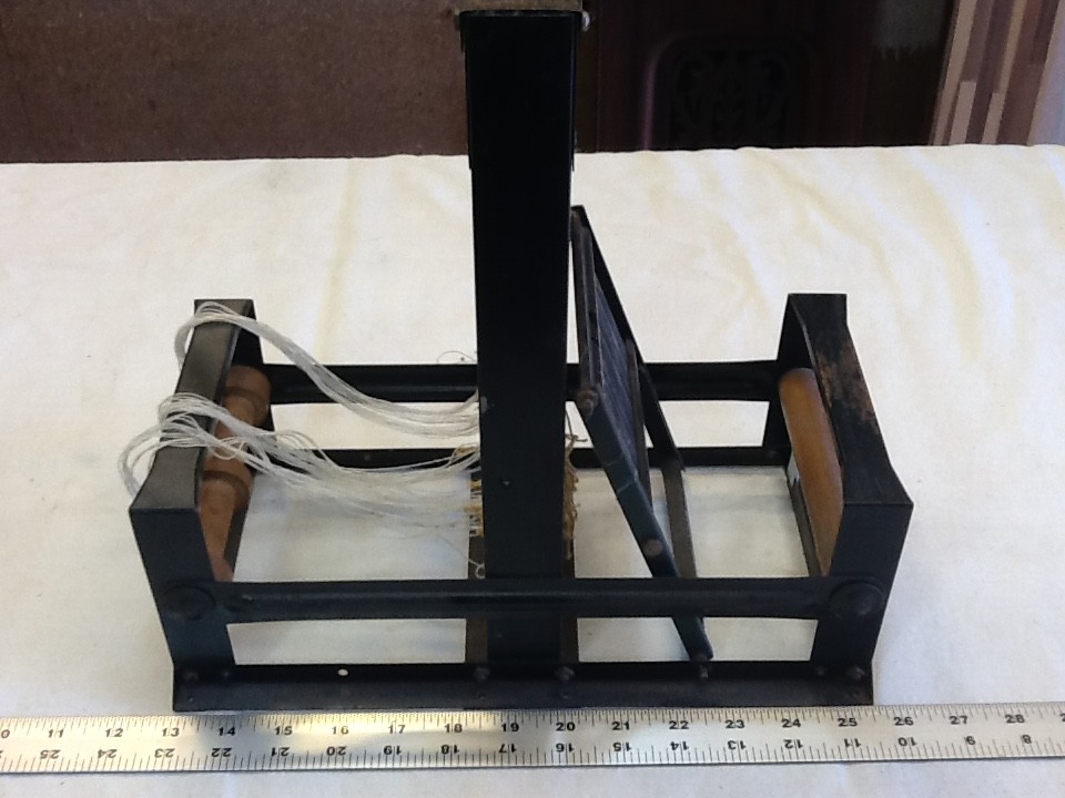 Vintage Structo Artcraft Tabletop Loom Sewing Knitting Artist