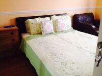 Spacious Double Bedroom Fully Furnished with Fitted wardrobes, TV, Wifi, furniture